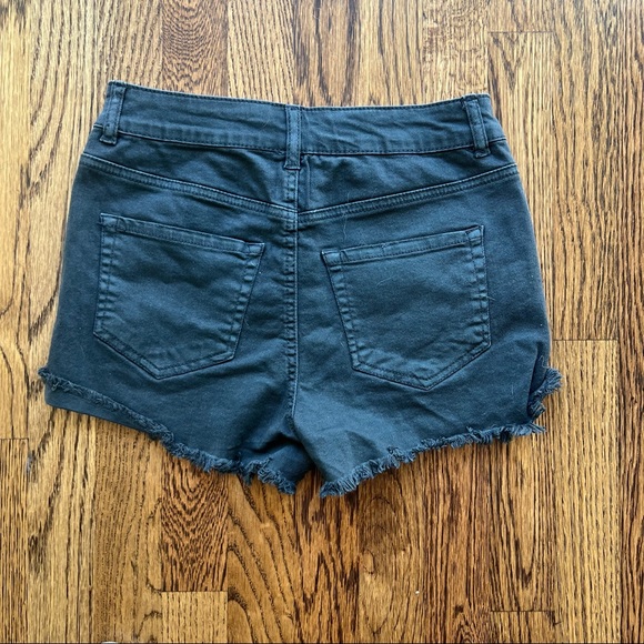 NWT Refuge High Rise Cherry Distressed Denim Shorts - Picture 4 of 4